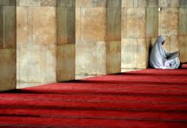 
<span>كأنهم صغروا أمرها  </span>
