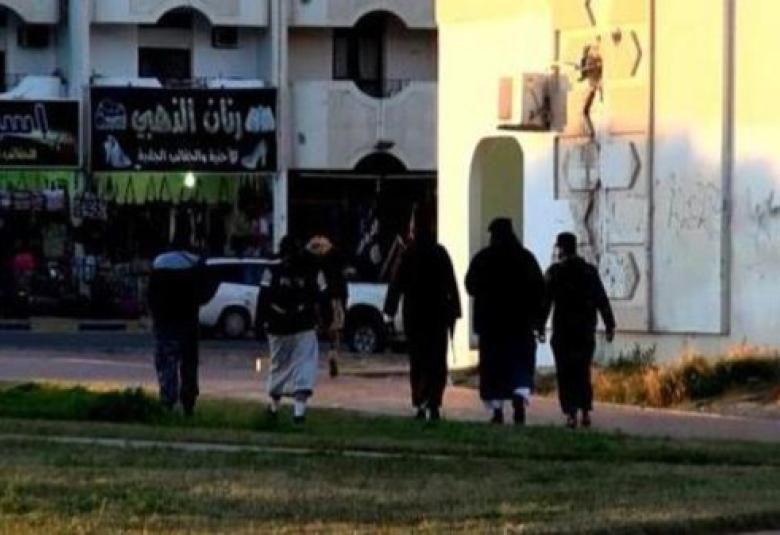 
<span>وانتقام الجبار قريب يا كفرة..........داعش ينفذ اعدامات جماعية في سرت ويحرق مستشفى بجرحاه</span>
