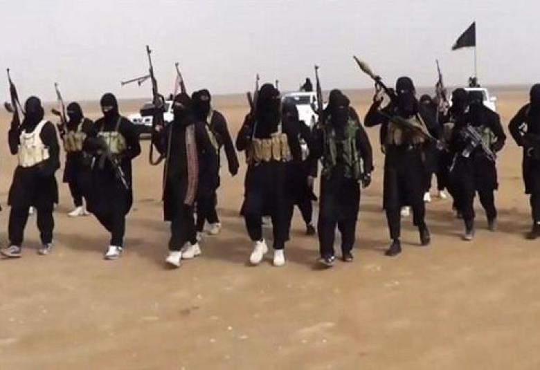 
<span>لا يوجد مااسمه إغراء الشبان للانضمام الى داعش بل هذا اسمه قلة الدين والكفر تدفع الى داعش</span>
