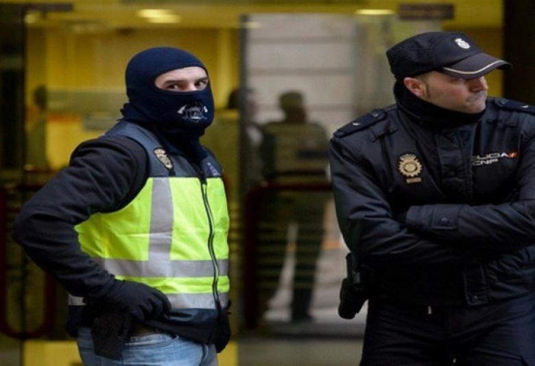
<span>ماأفكاركم للانضمام بالجماعة المتوحشة ...توقيف مغربية في الـ18 من العمر للاشتباه بانضمامها إلى داعش</span>
