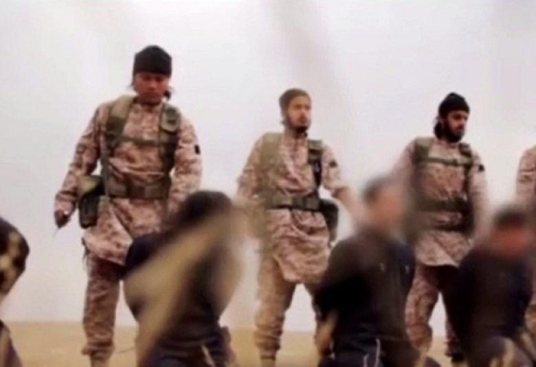 
<span>العراق.. "داعش" يعدم واليا في الموصل بتهمة الخيانة</span>
