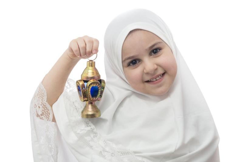 
<span>السن المناسب لتعويد الأطفال على الصيام ؟</span>
