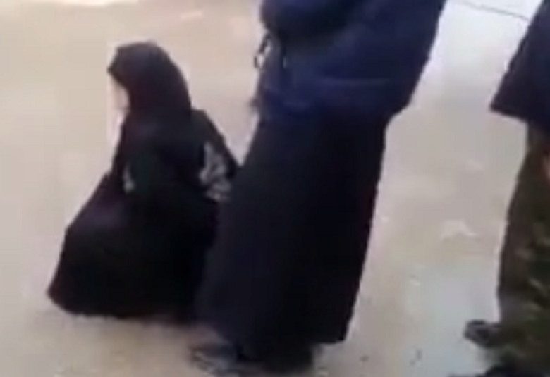 
<span>الى متى هذا الارهاب؟"داعش" لأول مرة يقطع رؤوس النساء في سوريا</span>
