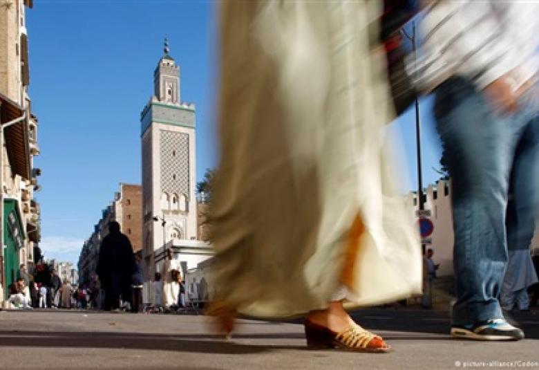 
<span>ممثلو مسلمي فرنسا يدعون أئمة المساجد إلى إدانة الإرهاب</span>
