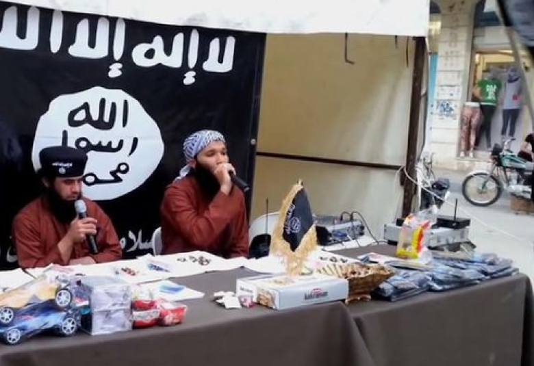 
<span>ولانهاية لخلق البدع ..."داعش" يغلق ملاهي الأطفال لمنع الاختلاط في دير الزور</span>
