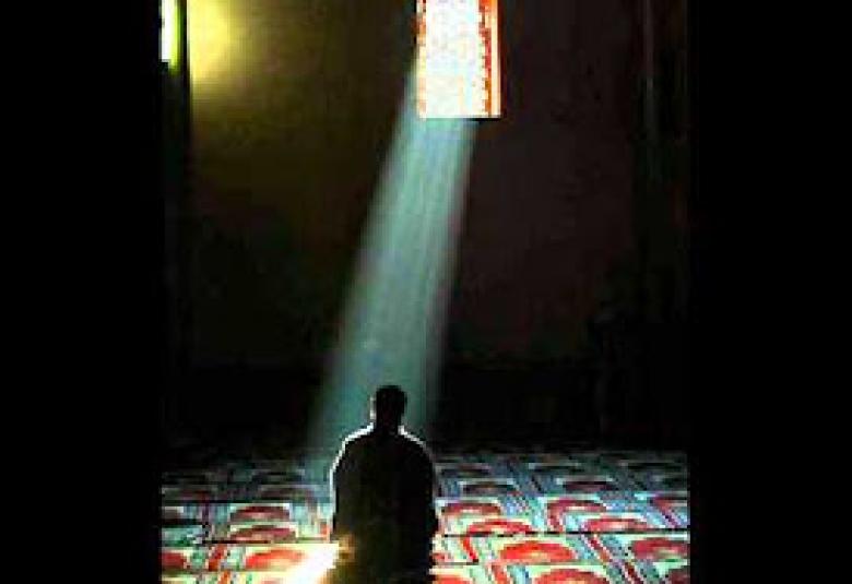 
<span>الله يسمعني، الله يراني   </span>
