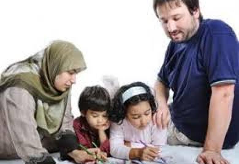 
<span>دور الأسرة في بناء المجتمع</span>
