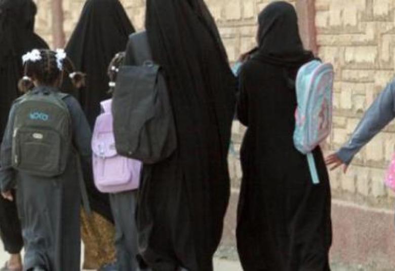 
<span>ما هو دور المرأة في المجتمع</span>
