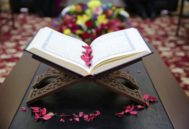 
<span>“وإذا أنعمنا على الإنسان أعرض ونئا بجانبه، وإذا مسّه الشر كان يؤوسا”</span>
