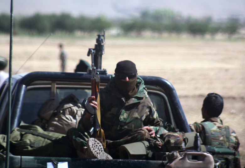 
<span>نزار قباني في “رسالة إلى مسلح</span>
