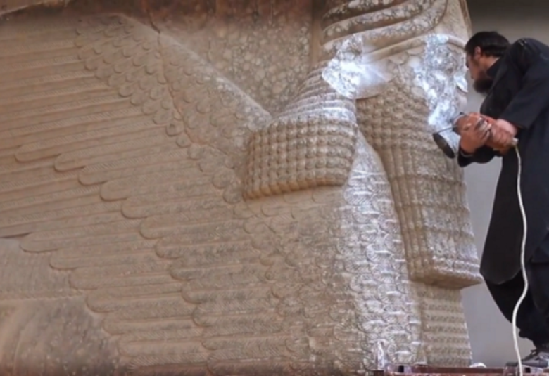 
<span>"داعش" يحرم دراسة علم الآثار</span>

